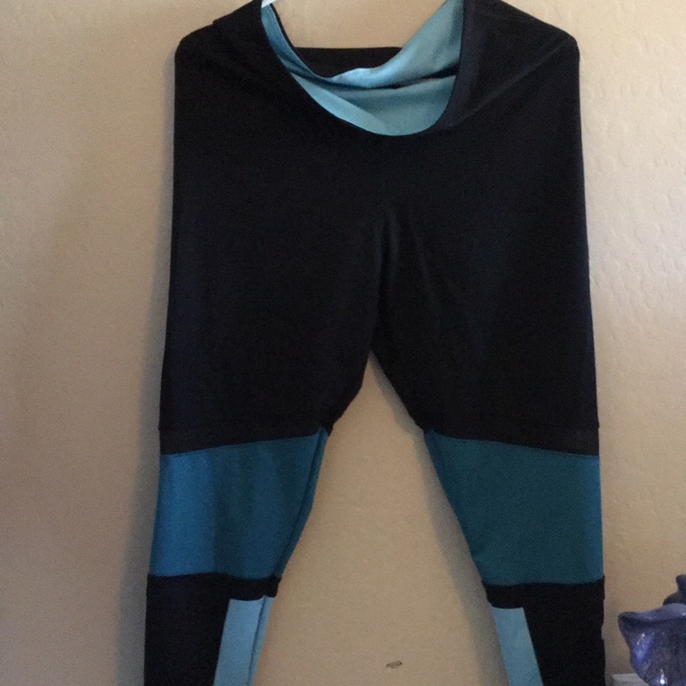 PINK VICTORIAS SECRET ULTIMATE LG LEGGINGS